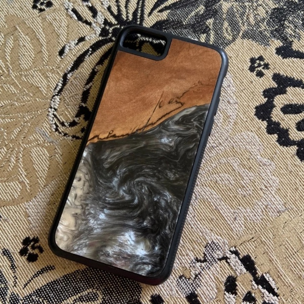 Wood and resin case (IPhone 7)